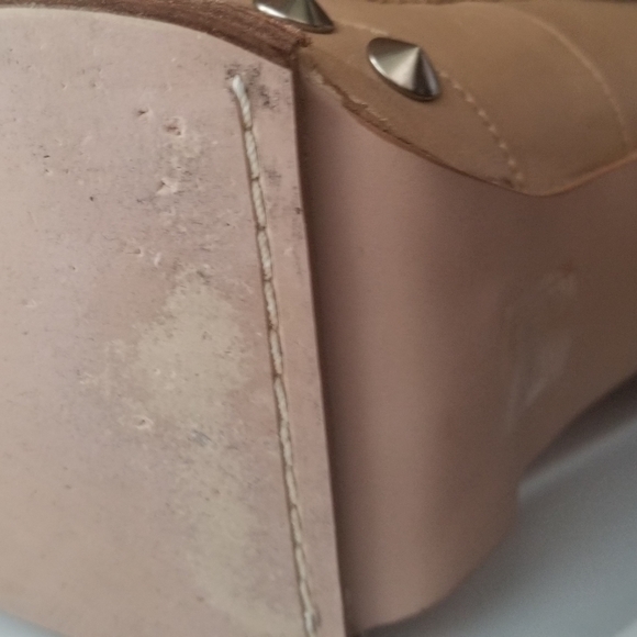 Shoes - Picture 6 of 7